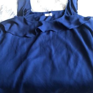 Blue sleevless chiffon blouse